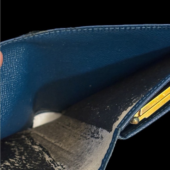 Louis Vuitton Epi Porte Monnaie Viennois Wallet in Toledo Blue - Picture 11 of 14